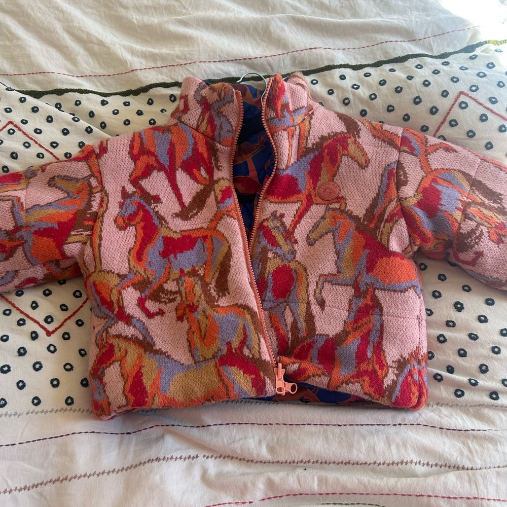 FARM Rio reversible Patterned Puffer Jacket - Picture 6 of 7